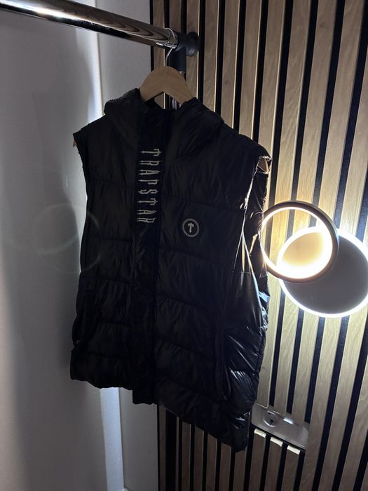 Vestă Trapstar – purtată, cu etichetă, fără accesorii