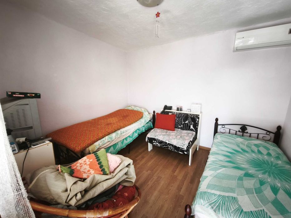 Продава многостайна къща 70 м2 с 2 парцела 330 м2 в Аспровалта, Гърция