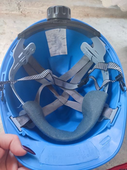 Каска защитная новая