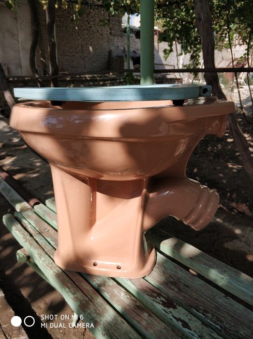 Унитаз фаянсовый, российский ( новый)