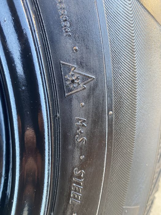 Диски с шинами 2 штук