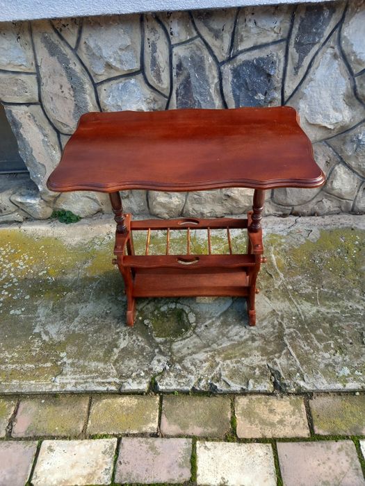 Măsuță elegantă de servit cafea