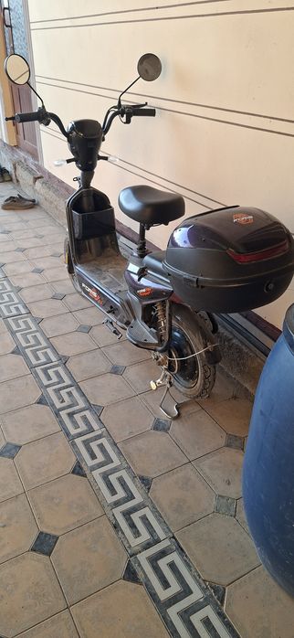 Электро скутер сотилади.