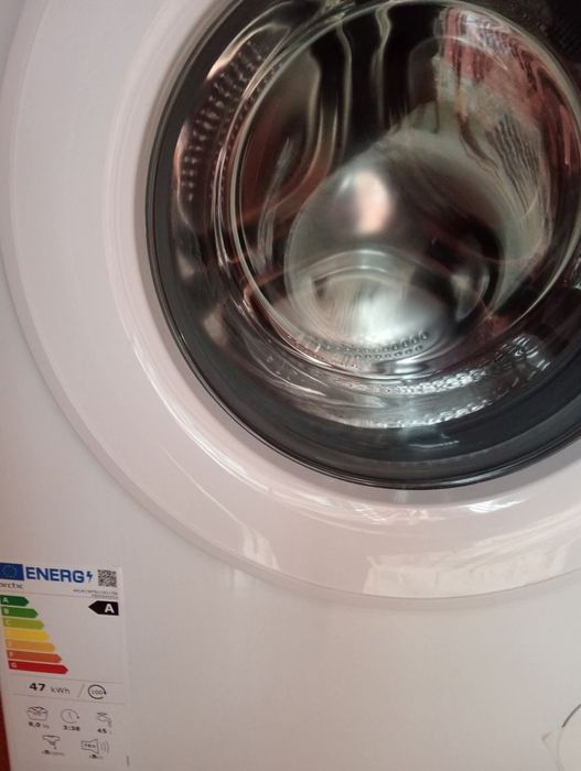 Vând mașina de spălat noua
