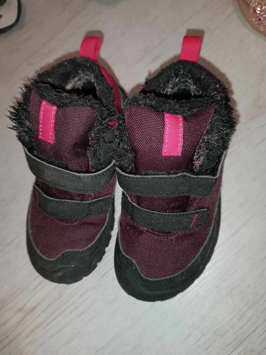 Детски.   Обувки