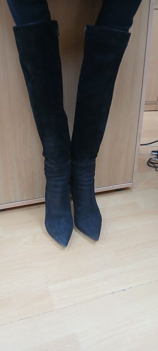 Велурени ботуши.