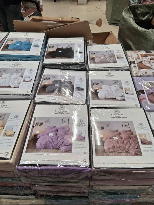 Vând lenjerie 4 piese Damasc cu elastic.Paturi iepure  foarte pufoase
