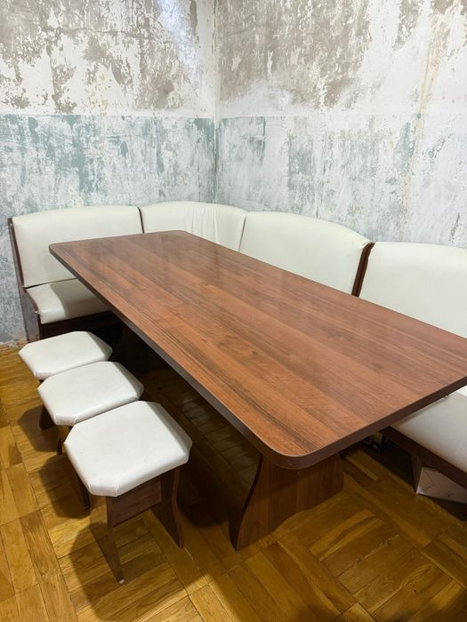 Продам кухонный уголок.