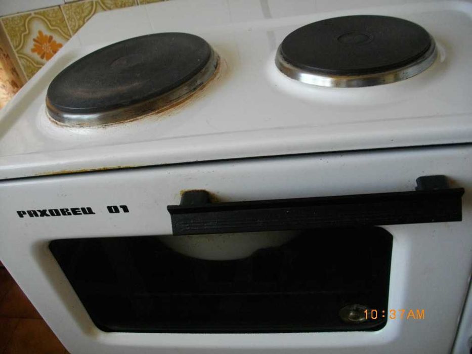 Продавам ел. готварска печка Раховец  01.