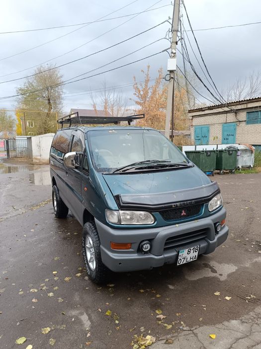Mitsubishi Delica 1999