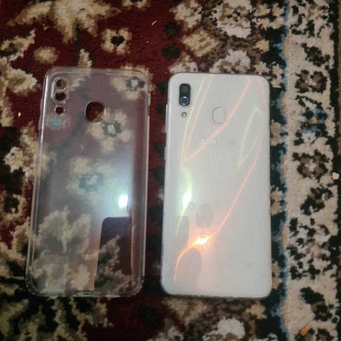 Самсунг А 20 телефони сотилади срочно