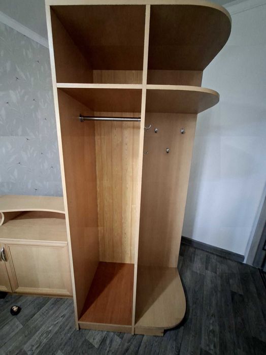Продам шкаф для прихожей б/у