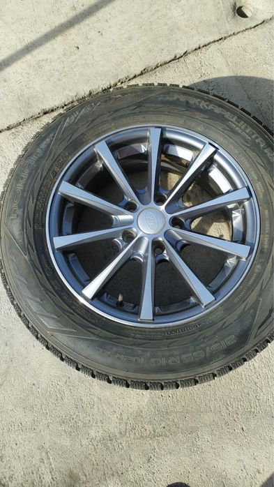 Б/у диски ,отличном состоянии ,с резиной.