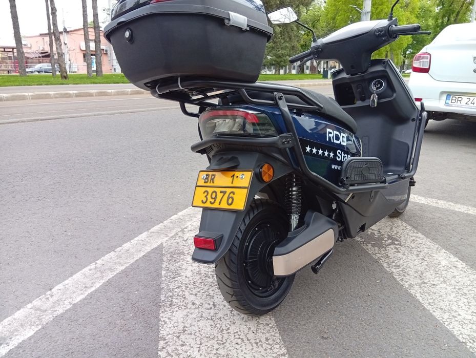 Scuter electric km efectuați 550 , este ca și nou!