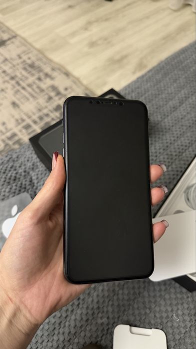 Продам iPhone 11 pro max 64 gb