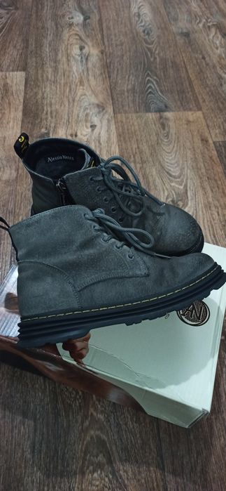 Продам ботинки детские