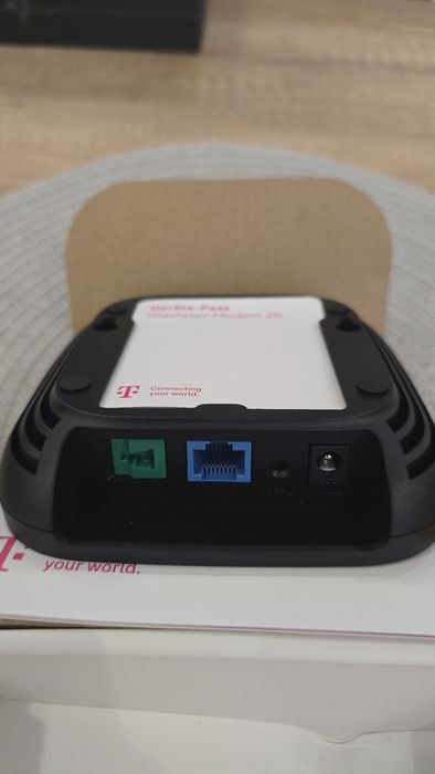 Telekom Glasfaser Modem 2b GPON ONT 2.5GbE – пълен комплект
