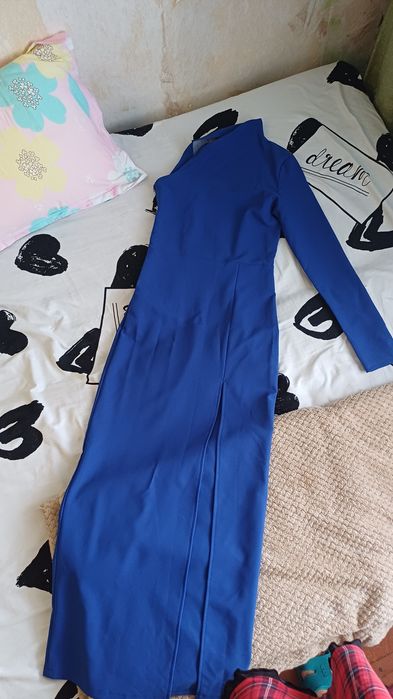 Продам женские платья