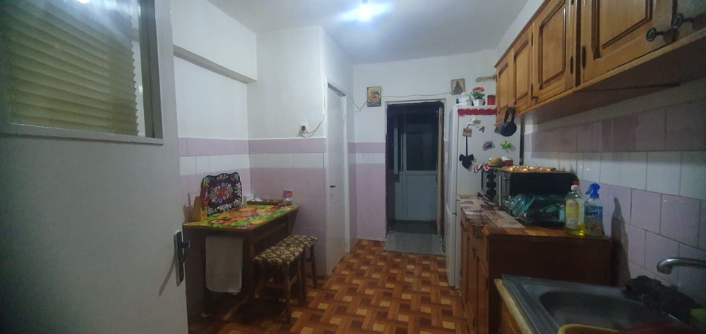 Vând apartment Tg Carbunesti jud Gorj