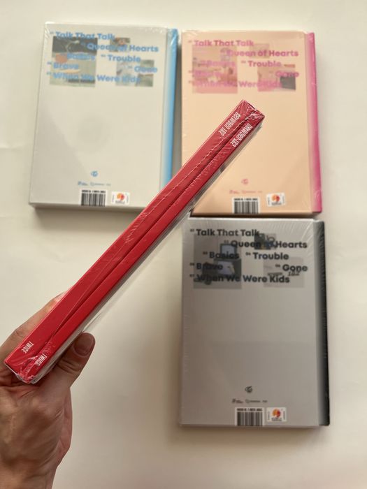 Albume TWICE - BETWEEN 1&2 Mini Album (Set Complet 4 Versiuni) - Sealed / Sigilate (85 lei per bucata!)