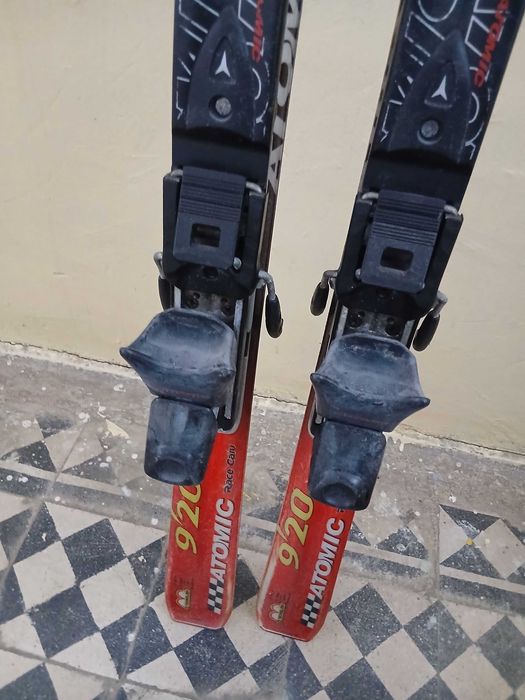Schiuri Atomic de alpin, lungime 170 cm