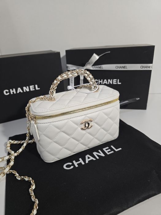 Налична чанта Chanel Vanity Case