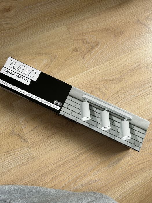 Лампа таван 3 спот лампи бяло