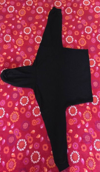 Худи черный с принтом спереди