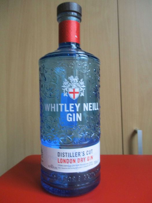 Колекция от стъклени бутилки (уиски и др.)