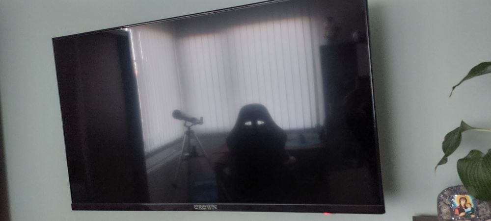 Телевизор Crown за ЧАСТИ