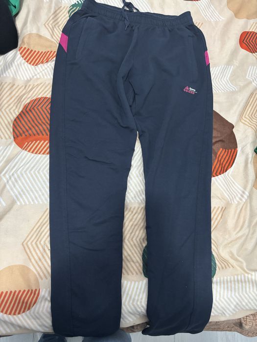 Pantaloni dama.