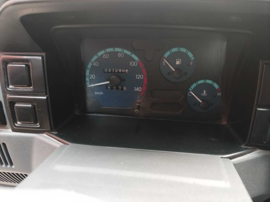 Damas sotiladi oʻzimni mashinam rangi oq kraskasi toza 37 min yurgan