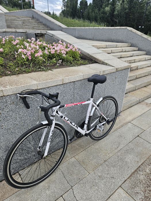 Шоссейный велосипед Laux