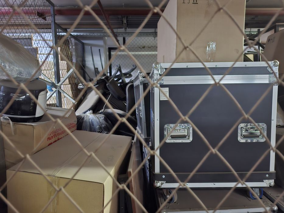 Офисные мебели кресло столы