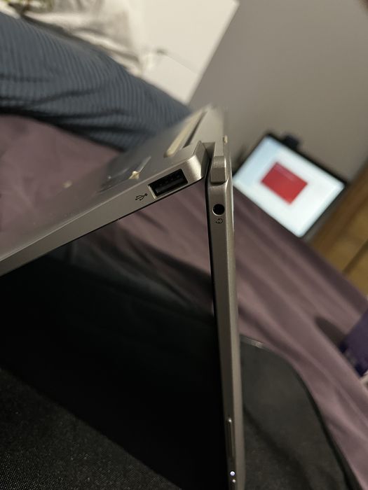 Лаптоп 2в1 Lenovo Miix 320-10ICR – 10.1” Touch, 4GB/64GB, Windows 10