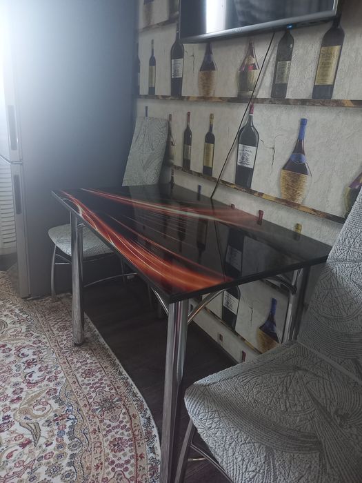 Продам стол стеклянный