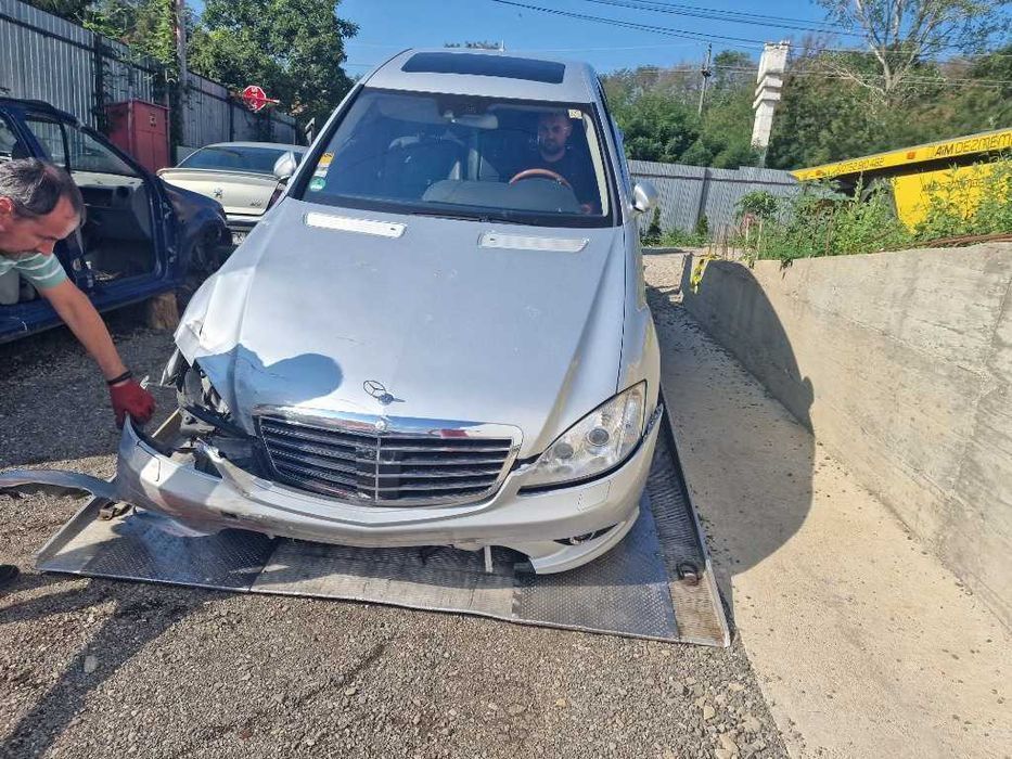 dezmembrez  mercedes w221 s320 cdi distronic nightvison an 2008