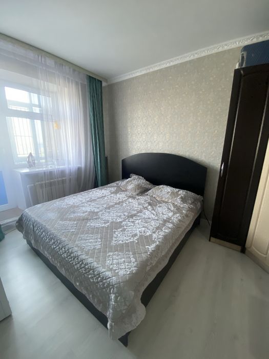 Продам угловой шкаф и кровать