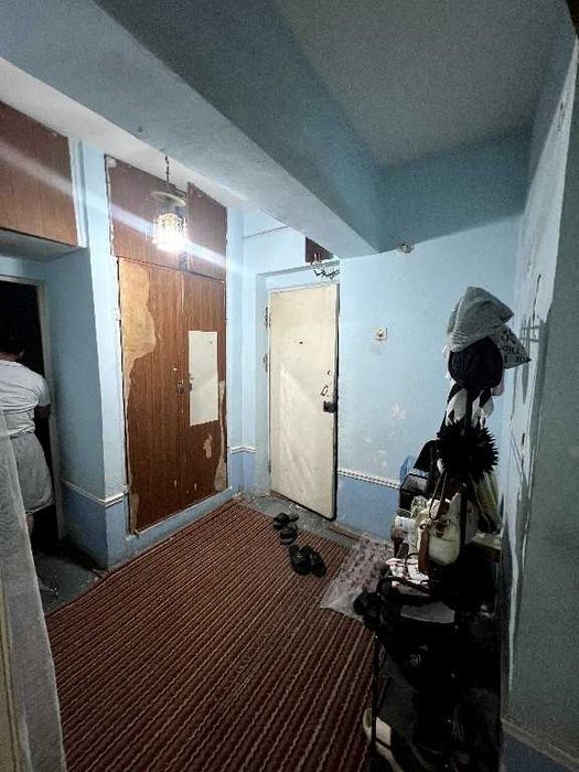 Продается 2-комнатная квартира в центре Ахангарана