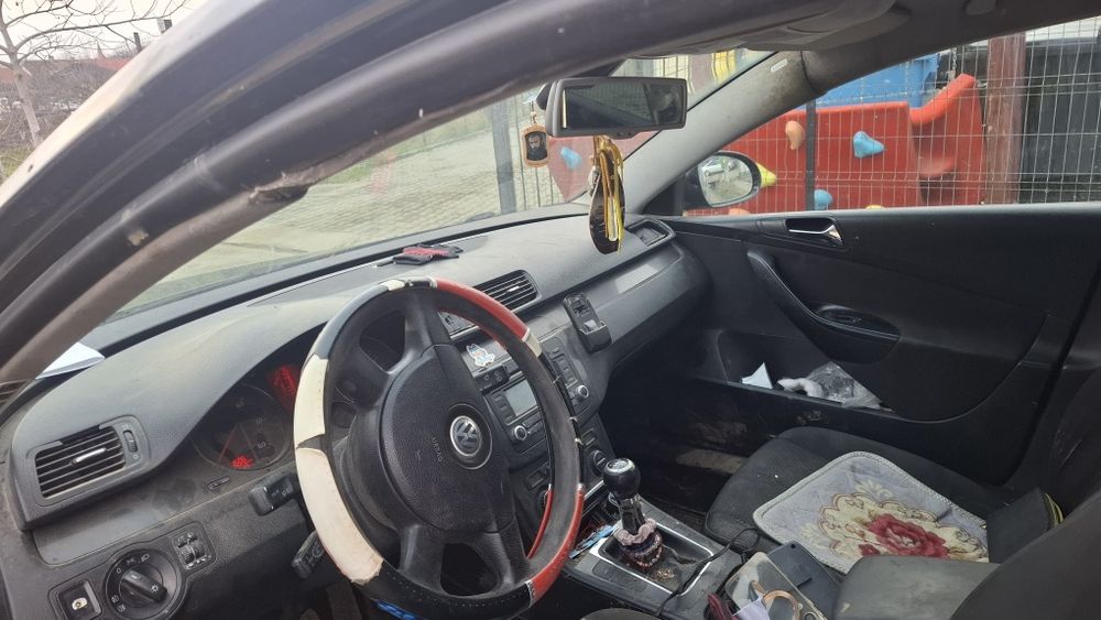 Vând volkswagen passat b6
