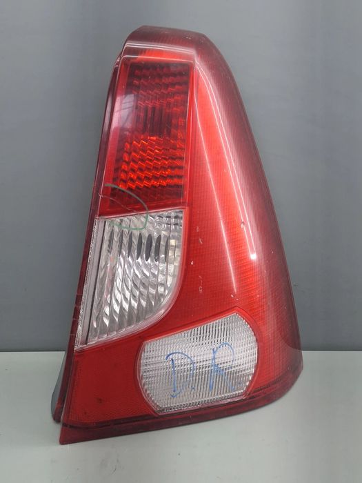 Lampa / Tripla stop dreapta pe aripa 8200498393 DEFECT Dacia Logan
