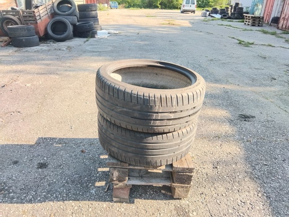 Гуми 205 40 17 Мишелин Michelin 2 броя - нов внос. Не са нови! 
Гумите са нов внос и са запазени, без забележки по структурата. Подходящи за дъл
