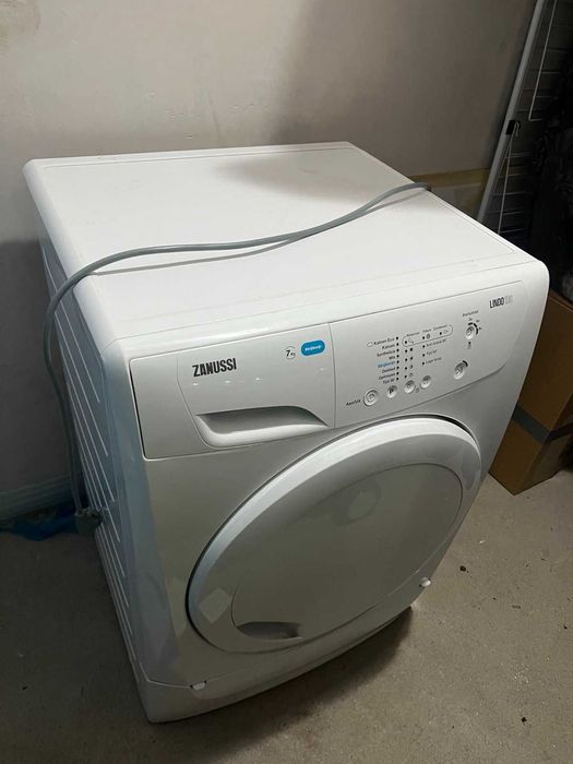 Сушилня Zanussi Lindo 100