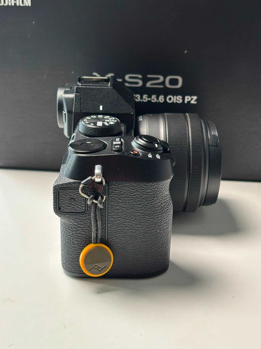Fujifilm X-S20 + obiectiv kit 15-45mm (ca nou) (garantie 04.09.2027)