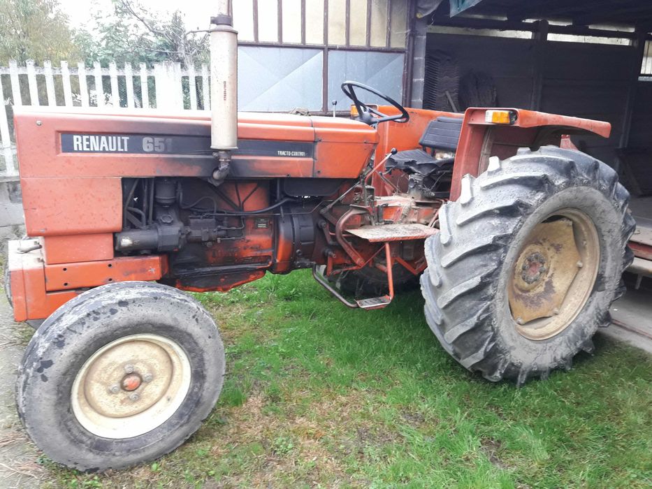 Tractor Renault 651