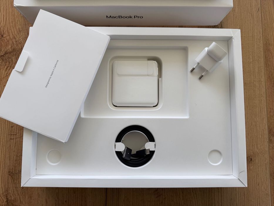 MacBook Pro 14" M4 PRO Chip 14-CPU/ 20-GPU/ 24GB RAM/ 1TB SSD