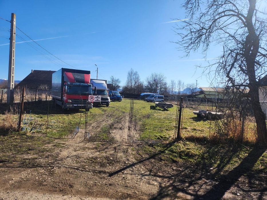 Vand teren intravilan 1485 m2 cu acces la 2 străzi.