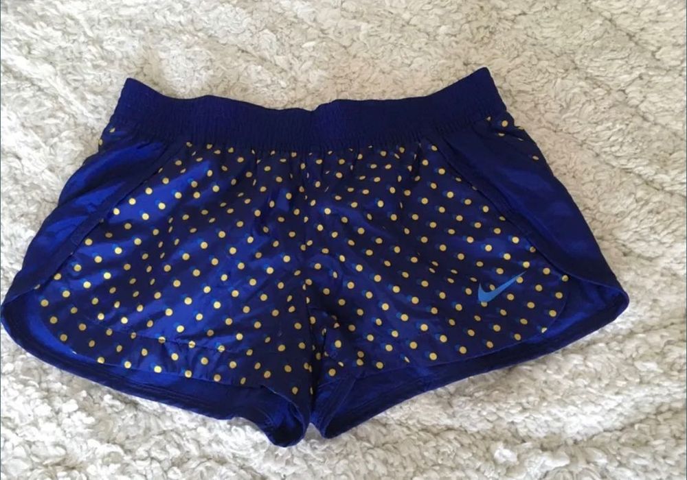 Nike pantaloni scurți dama
