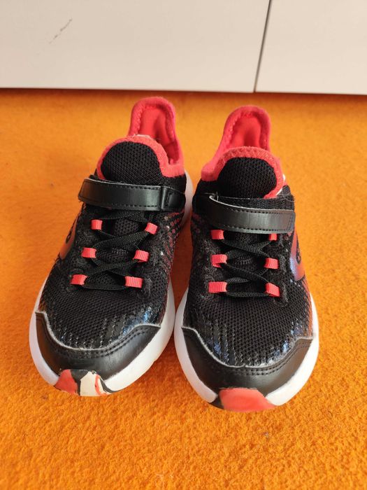 Детски спортни маратонки