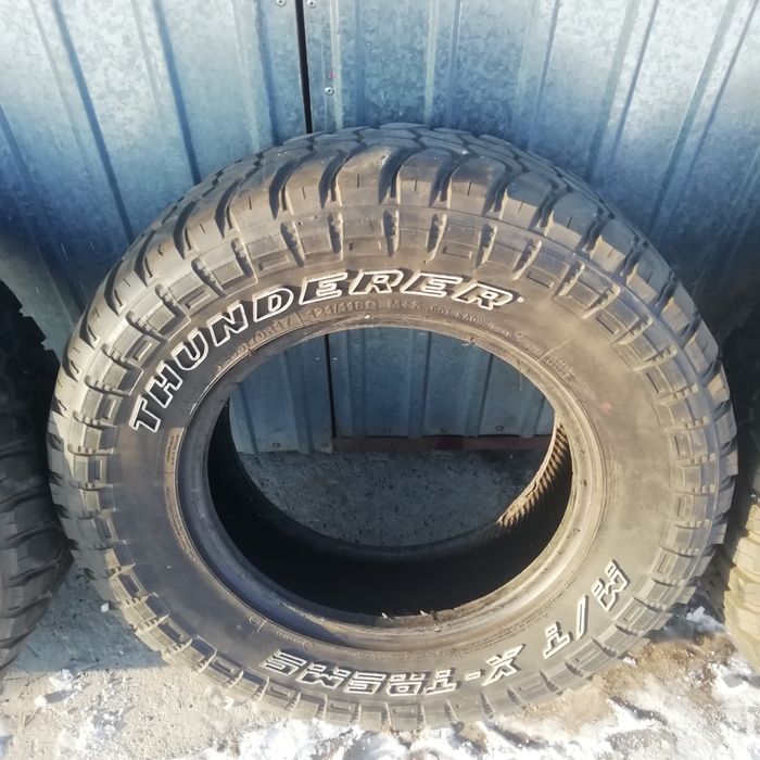 Продам  шины 265/70. R17